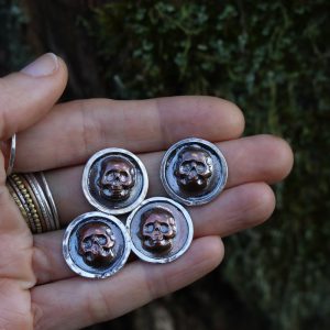 Rustic SKULL earrings - Image 3
